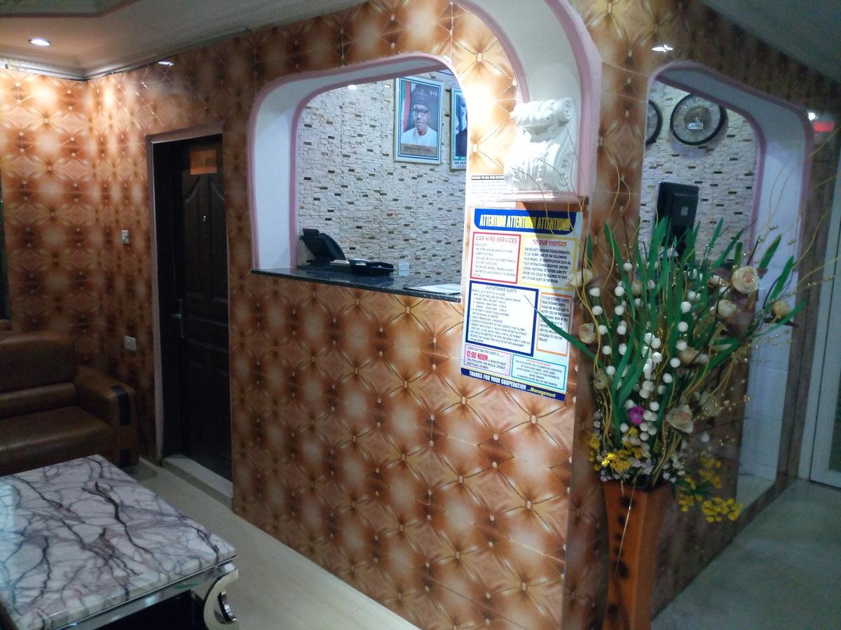 Glorious Hotel & Suites Ikotun Bagian luar foto